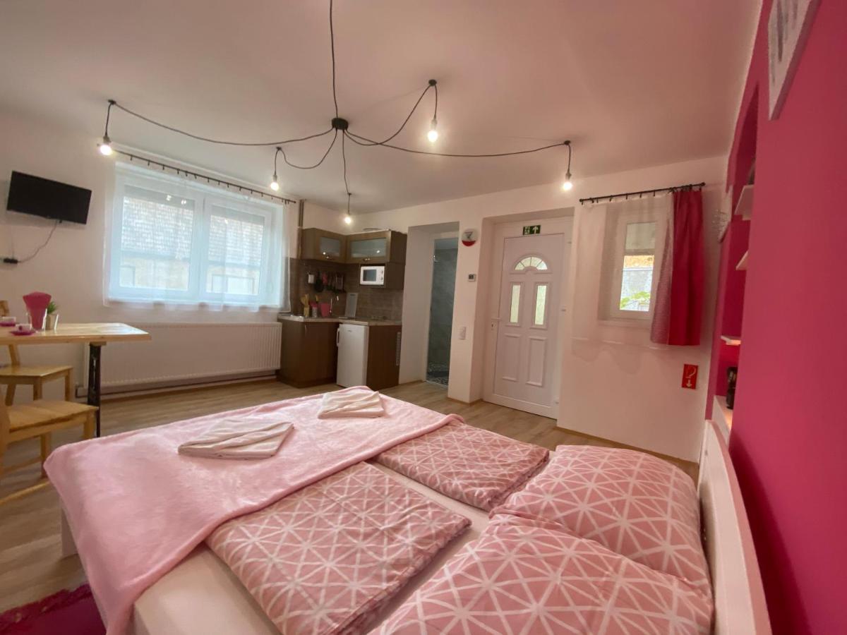 Julia Apartman Pacir Exterior foto