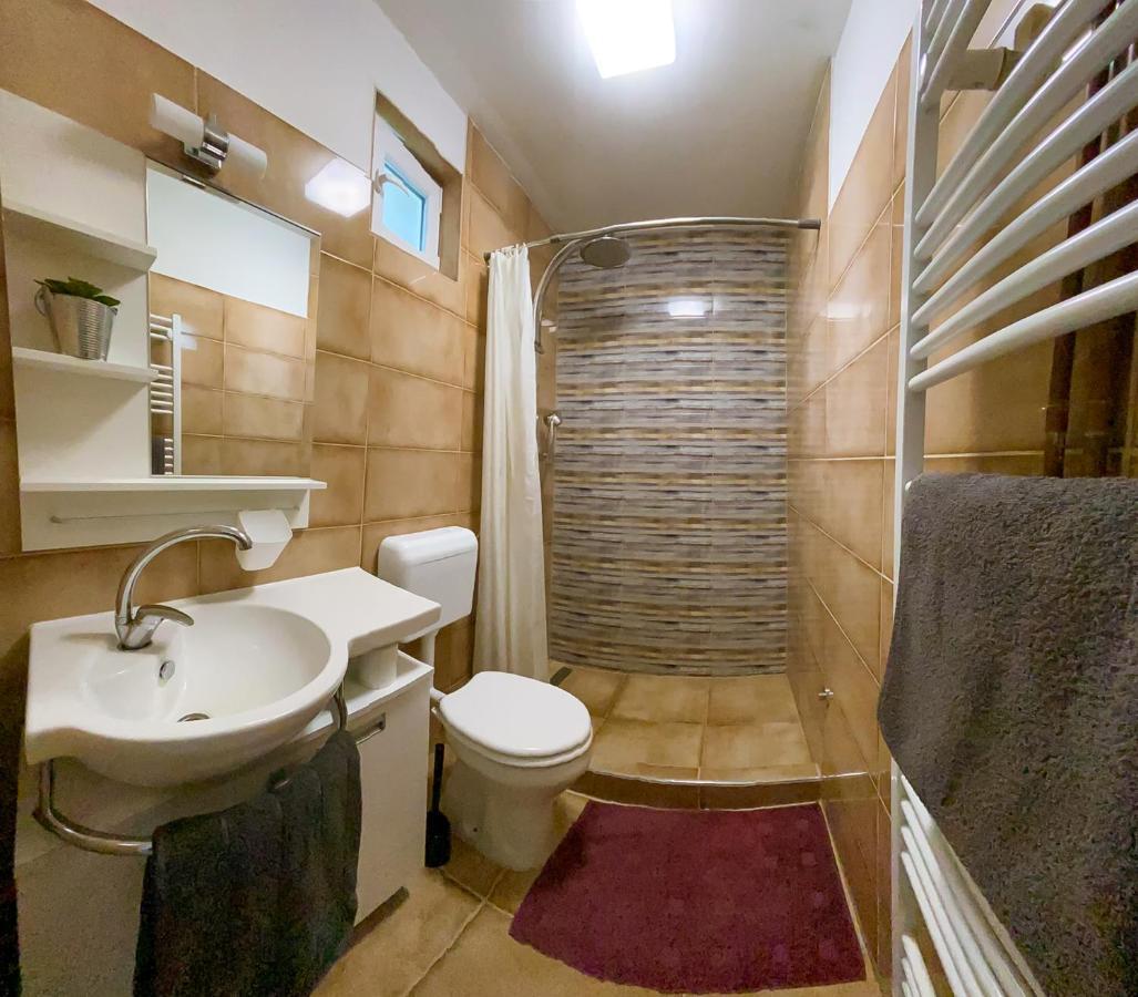 Julia Apartman Pacir Exterior foto