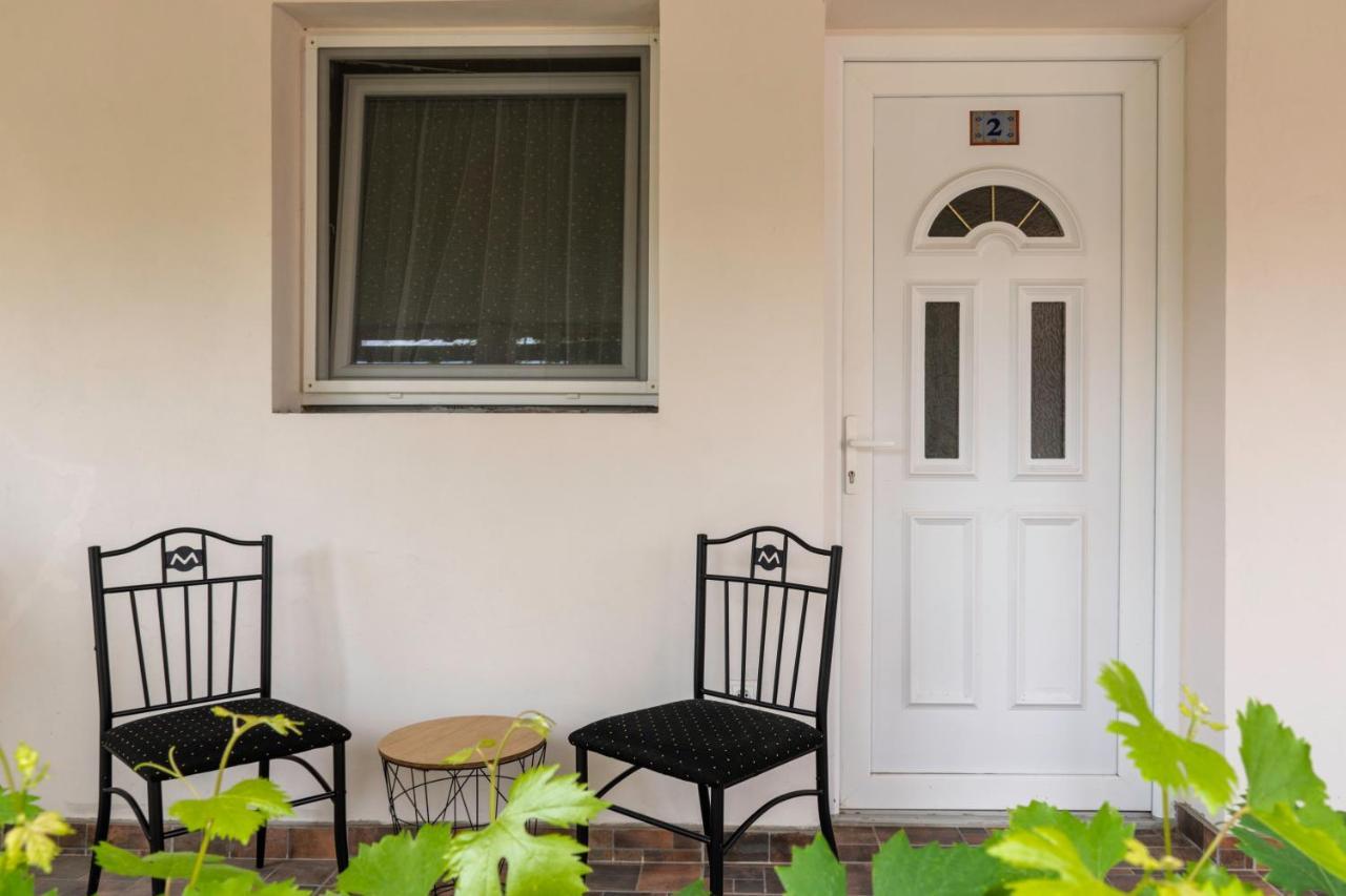 Julia Apartman Pacir Exterior foto